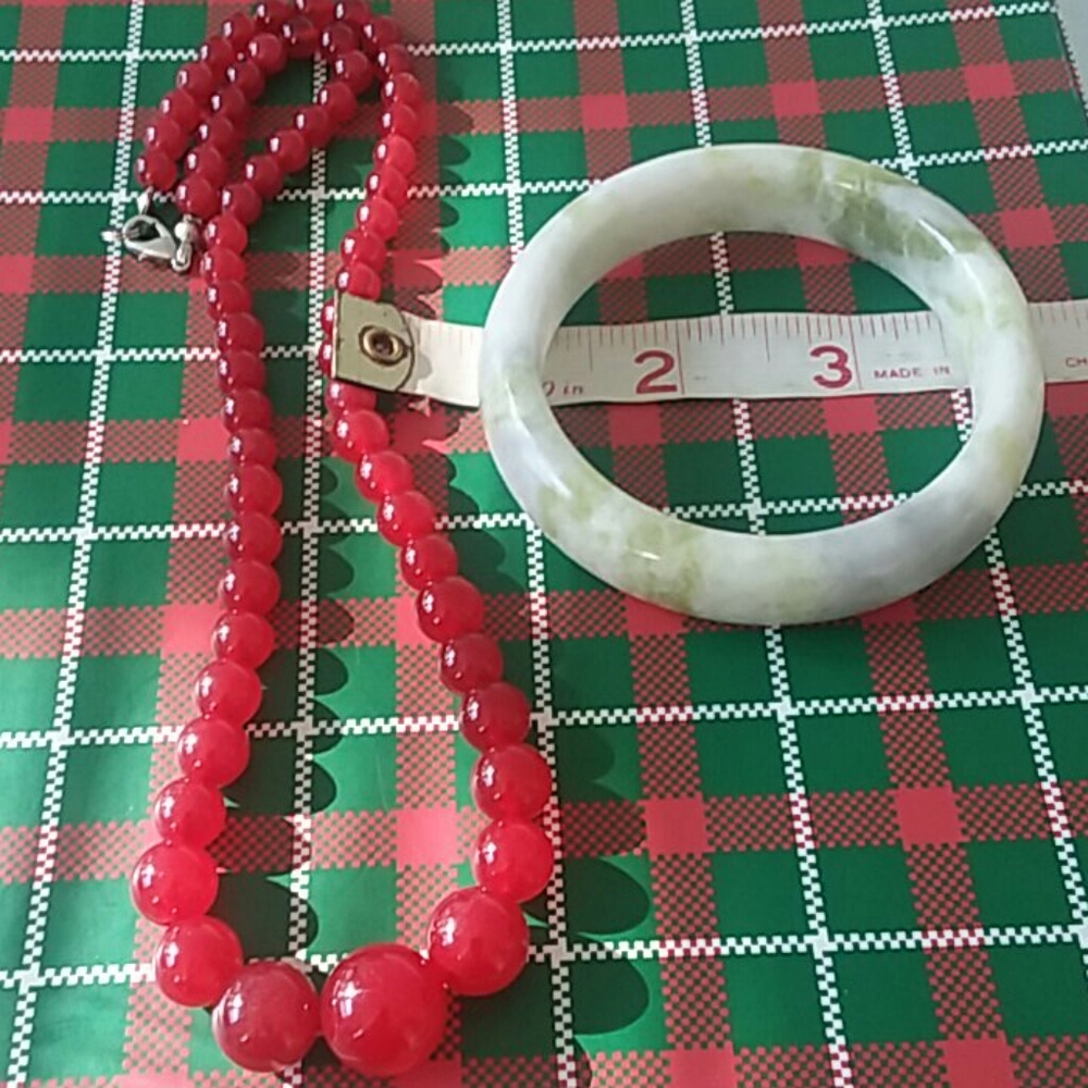 gorgeous  red jade jadeite  gemstone necklace
